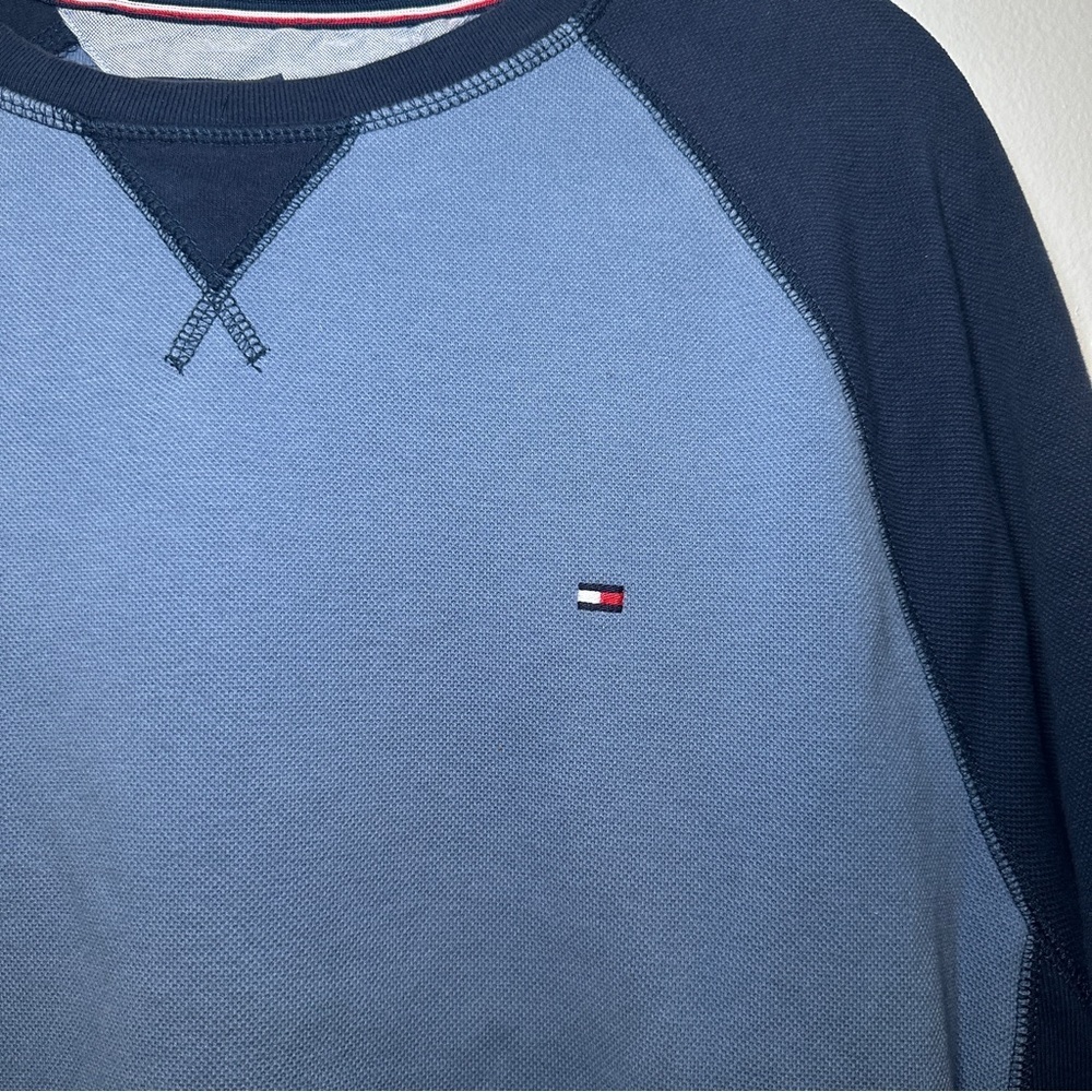 Tommy Hilfiger Men's Two-Tone Blue Crewneck Sweater - Picture 3 of 6